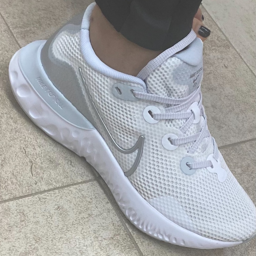 Nike Renew Run , Women ,    Product code CK 6360-003  , Size 6.5 without box